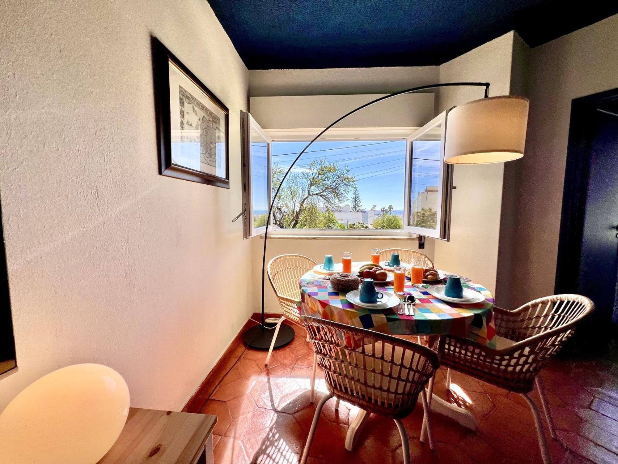 Ocean Breeze 2 By Homing Apartment *